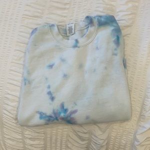 BRAND:GILDAN — SIZE: MEDIUM